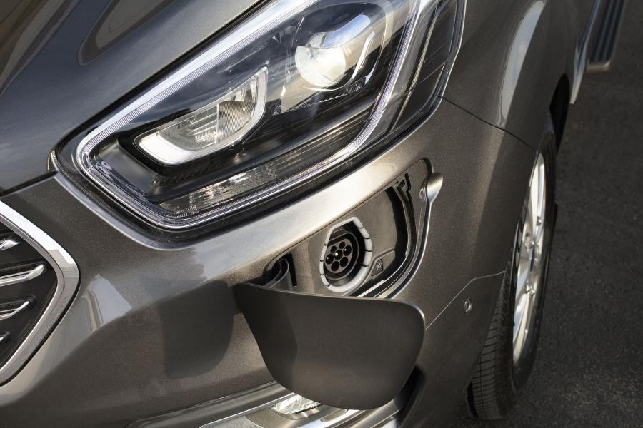 Детали экстерьера Ford Tourneo Custom PHEV 2019 года  (WW) (фото 4 из 39)